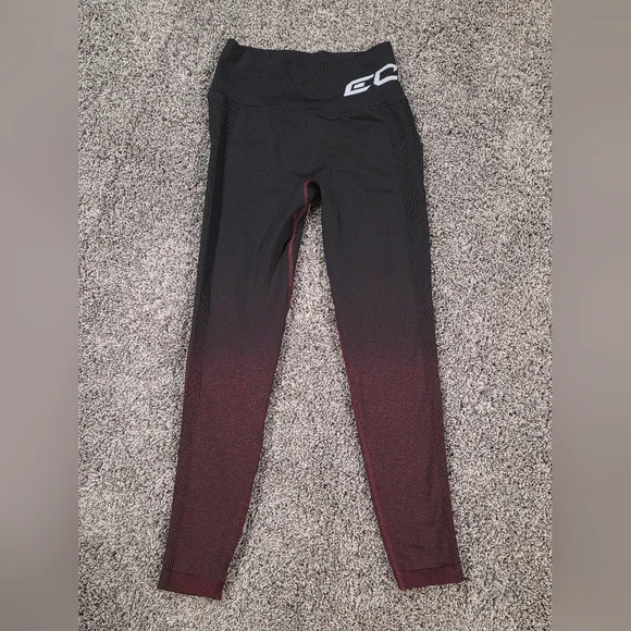 ECHT Arise Ombre Black/Red Leggings Size Medium - Picture 3 of 6